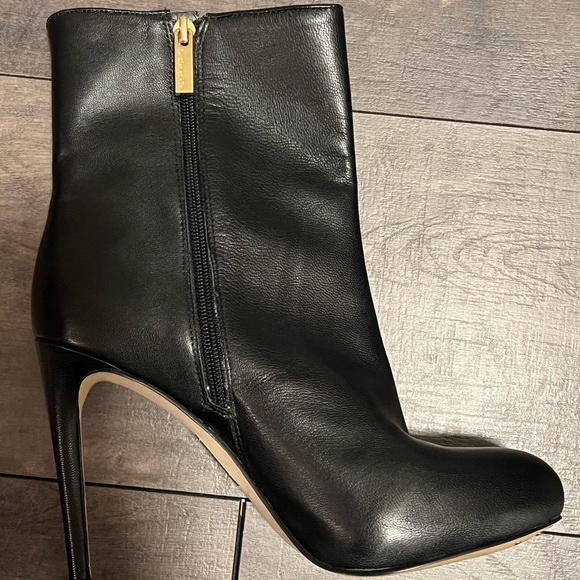 Louise et Cie Booties - Picture 4 of 7